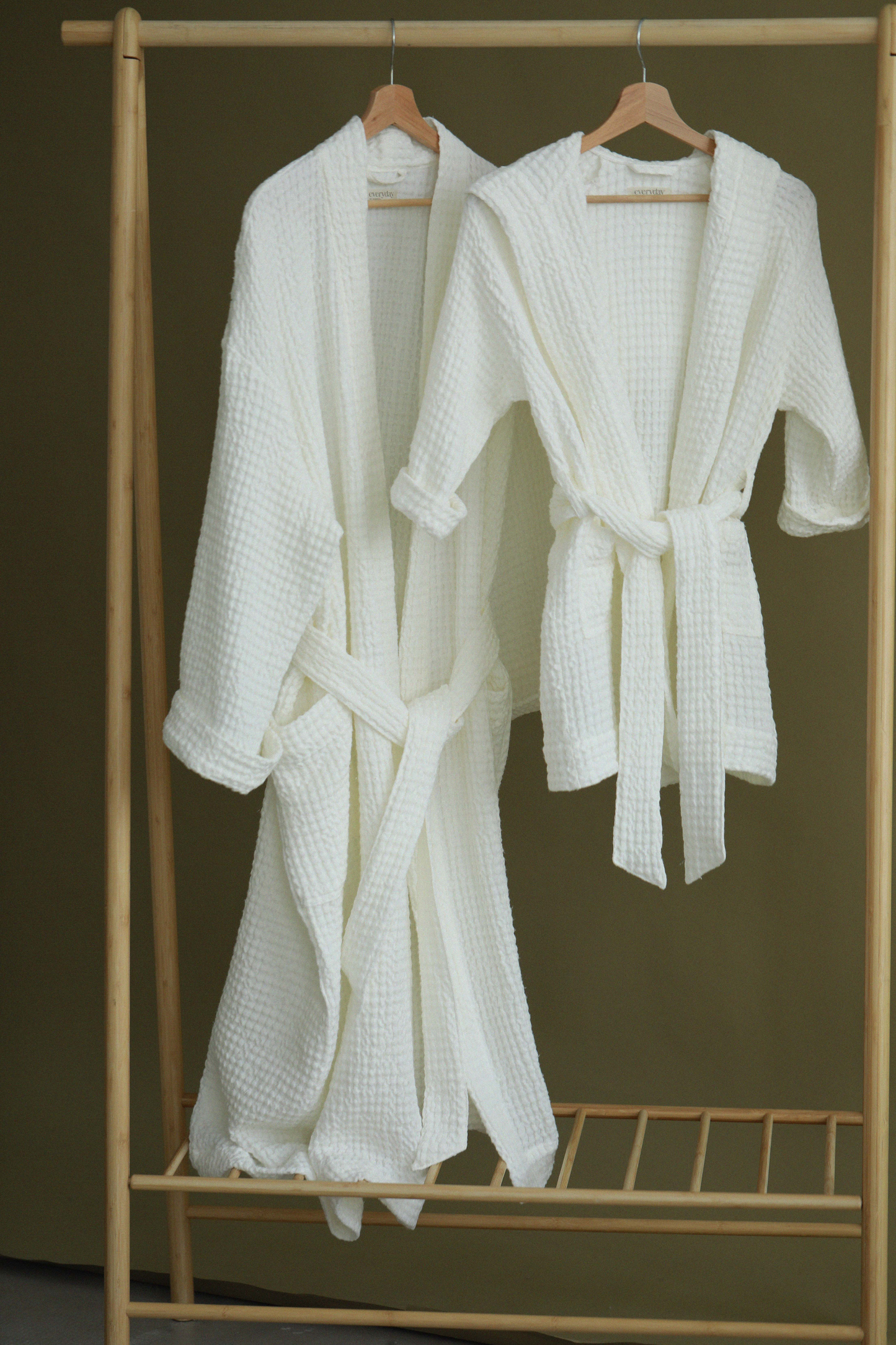 Prabangus unisex korio chalatas