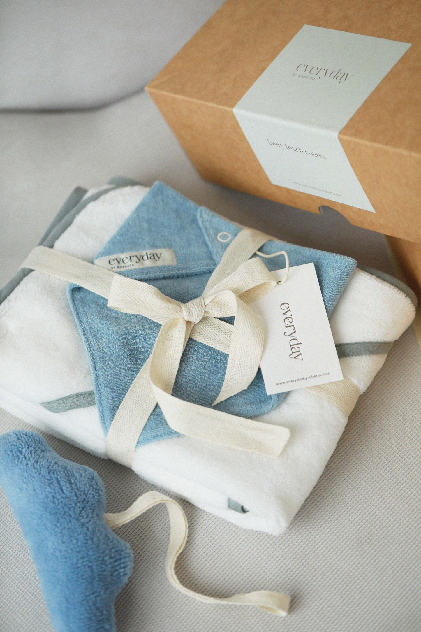 Bandana bib & Hooded towel bundle