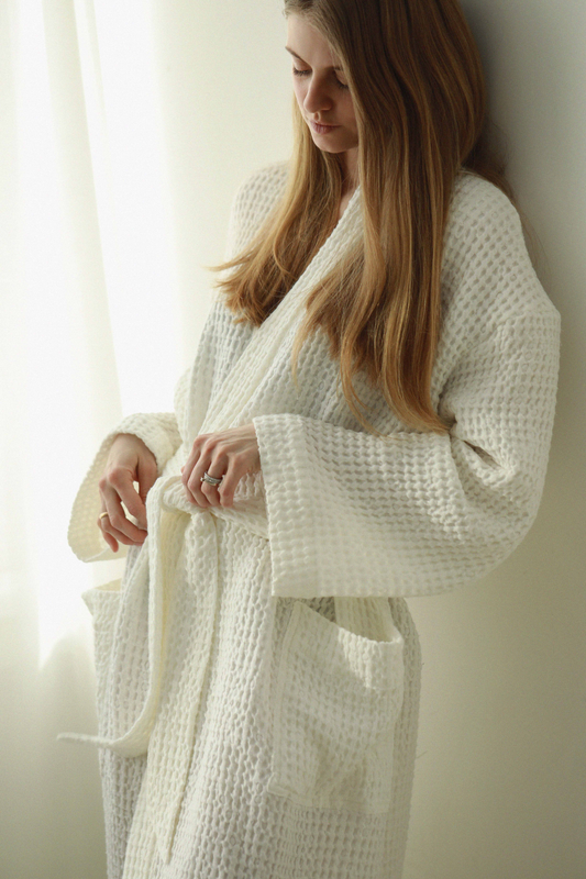 Prabangus unisex korio chalatas